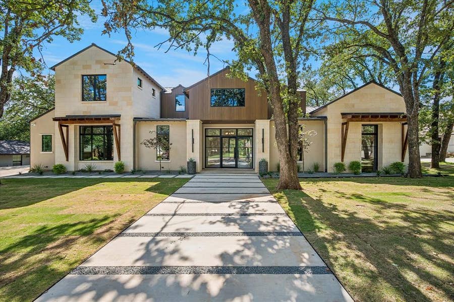 Property photo for 413 Live Oak Drive, Colleyville, TX