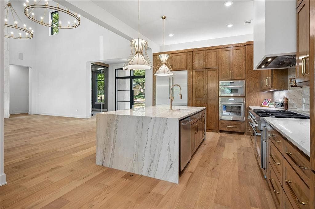 Large Kitchen Area with build in Thermador Fridge and Freezer
