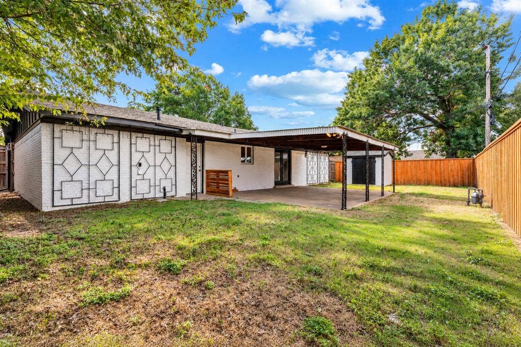 1241 Stevens Ridge Drive, Dallas, TX 75211