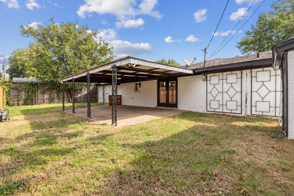 1241 Stevens Ridge Drive, Dallas, TX 75211
