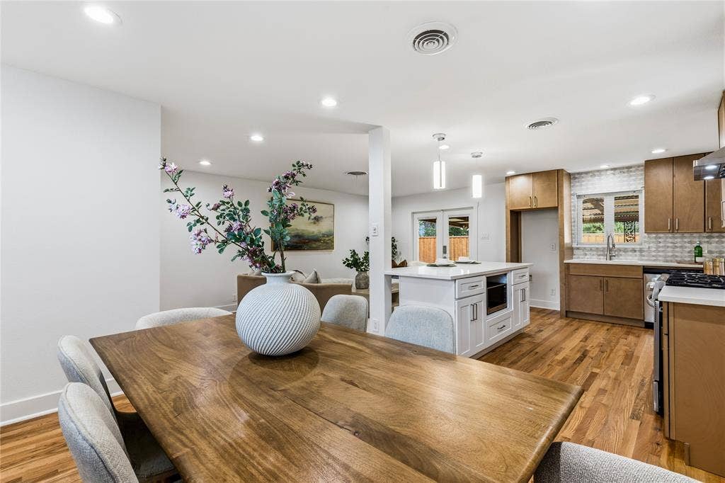 1241 Stevens Ridge Drive, Dallas, TX 75211