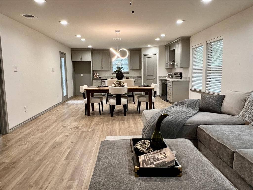 1438 E Waco Avenue, Dallas, TX 75216 1438 E Waco Avenue, Dallas, TX 75216