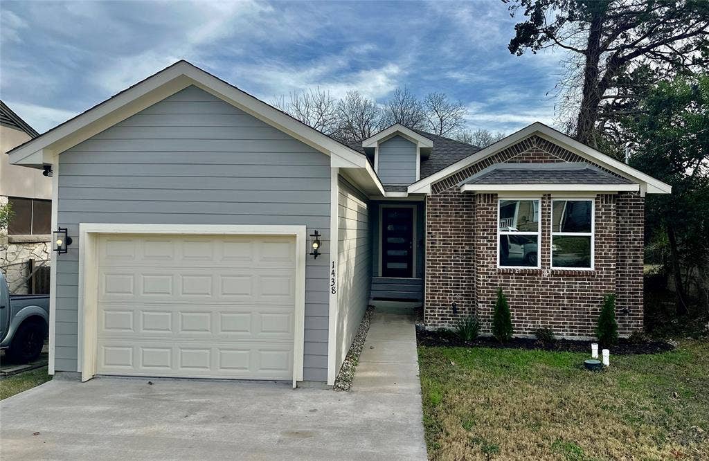 1438 E Waco Avenue, Dallas, TX 75216 1438 E Waco Avenue, Dallas, TX 75216