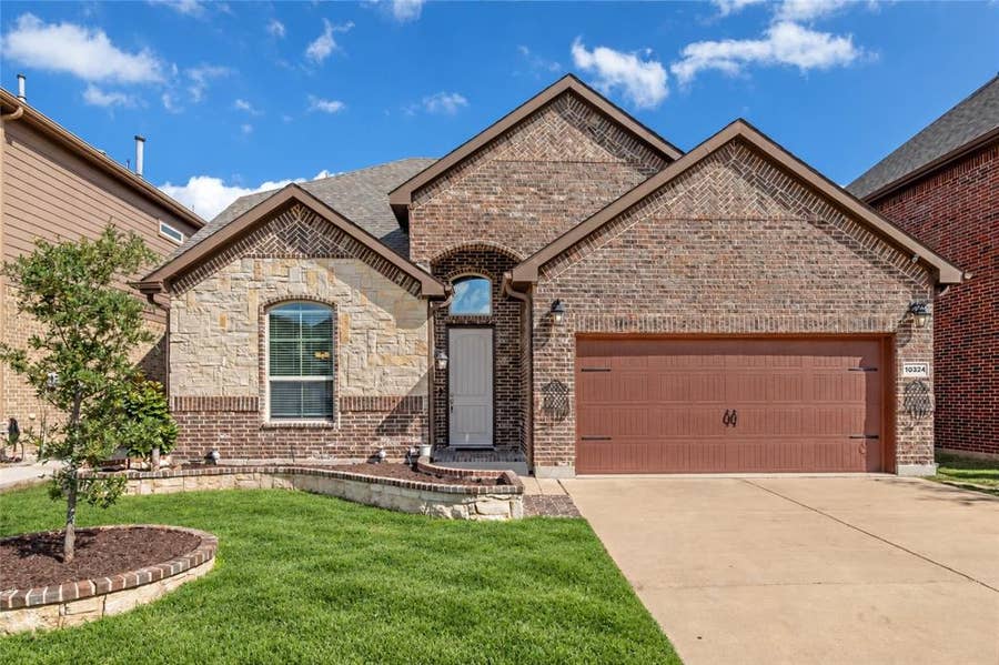 Property photo for 10324 Barbuda Trail, Fort Worth, TX