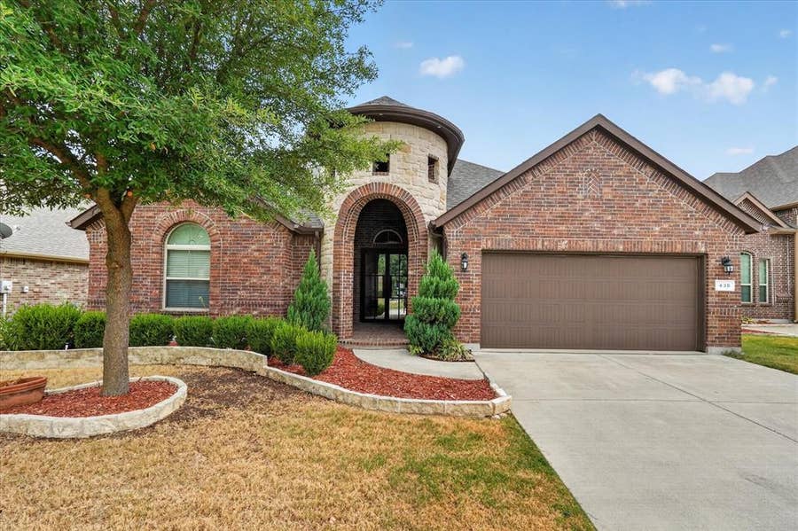 Property photo for 430 Brookdale Drive, Midlothian, TX