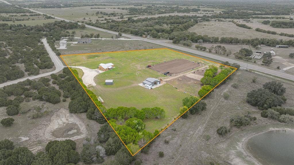 121 Private Road 2121, Meridian, TX 76665