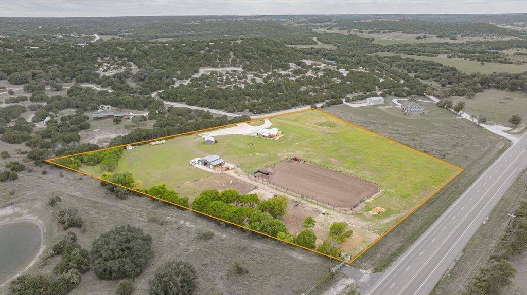 121 Private Road 2121, Meridian, TX 76665