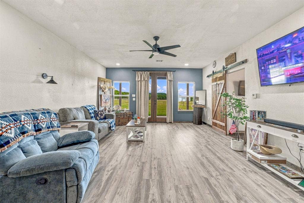 121 Private Road 2121, Meridian, TX 76665