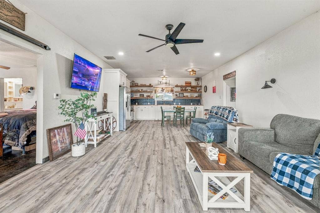 121 Private Road 2121, Meridian, TX 76665