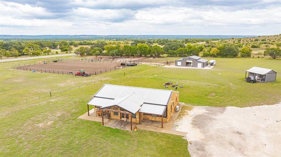 Property photo for 121 Private Road 2121, Meridian, TX