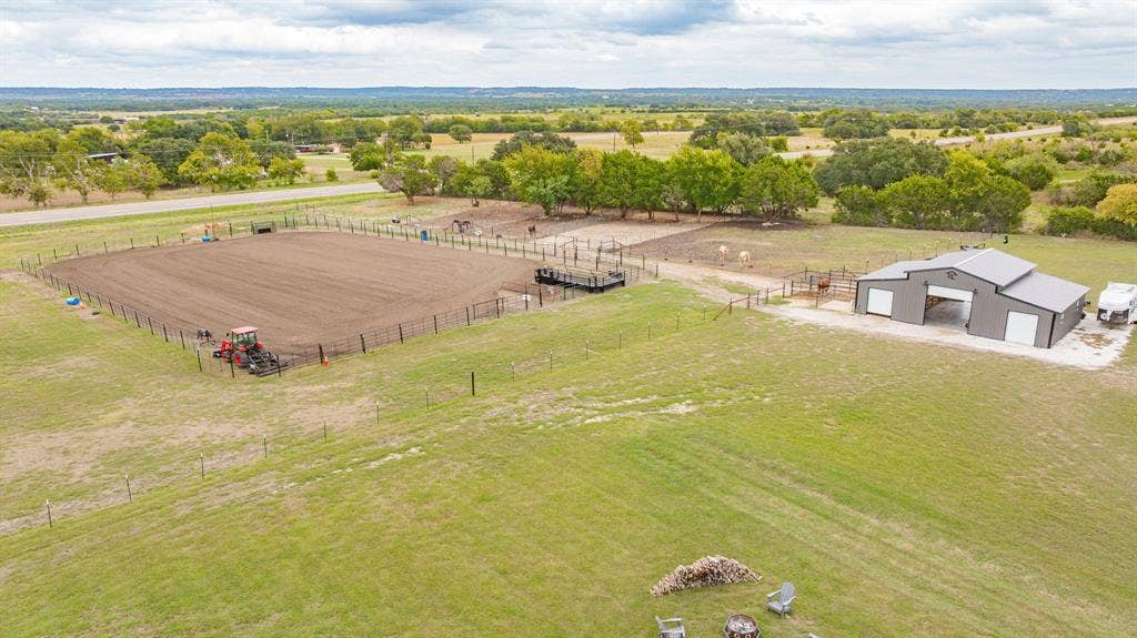 121 Private Road 2121, Meridian, TX 76665