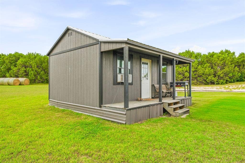 121 Private Road 2121, Meridian, TX 76665