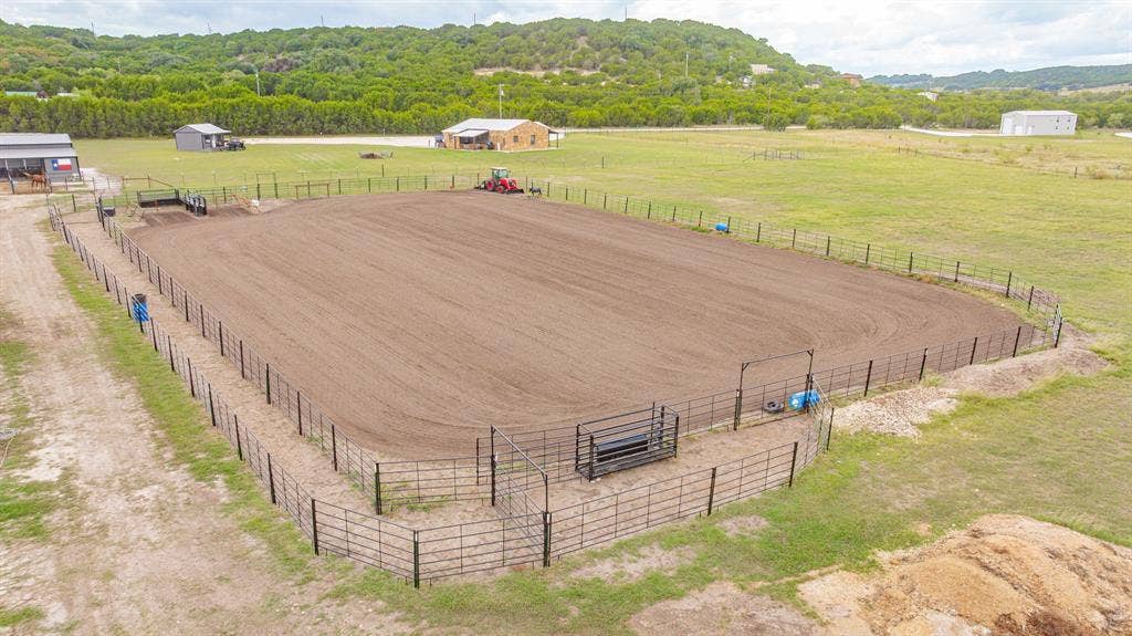 121 Private Road 2121, Meridian, TX 76665