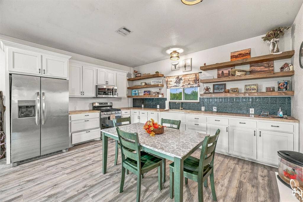121 Private Road 2121, Meridian, TX 76665