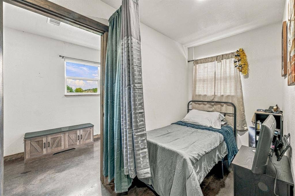 121 Private Road 2121, Meridian, TX 76665