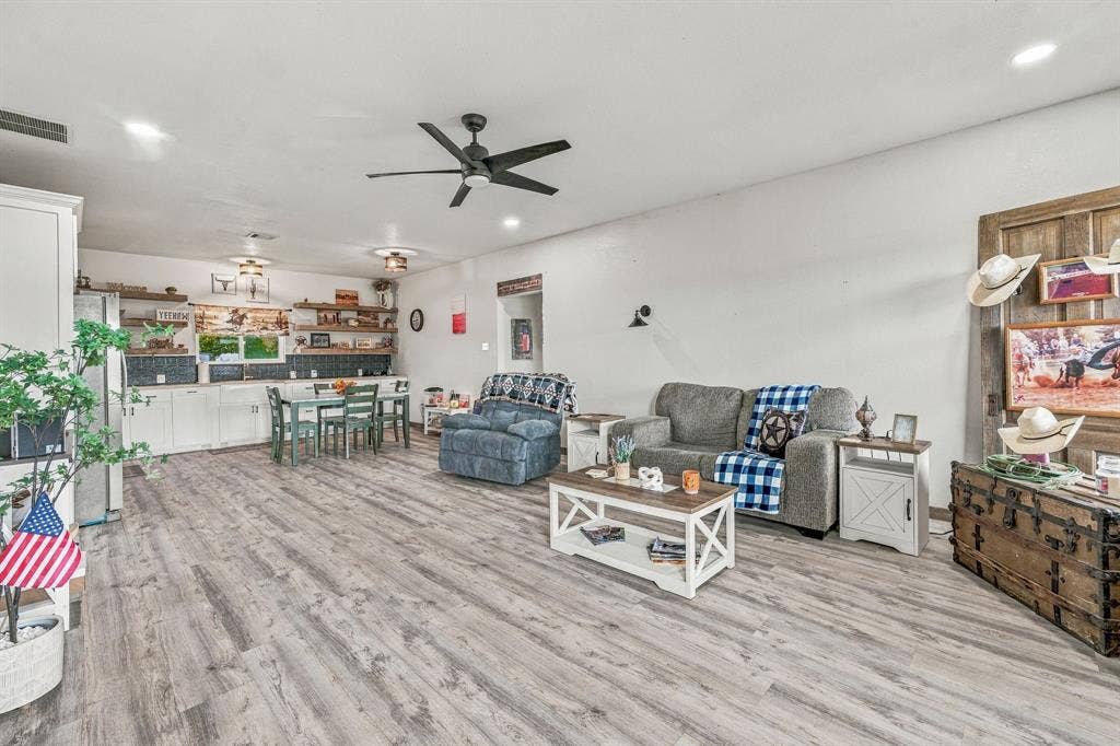 121 Private Road 2121, Meridian, TX 76665