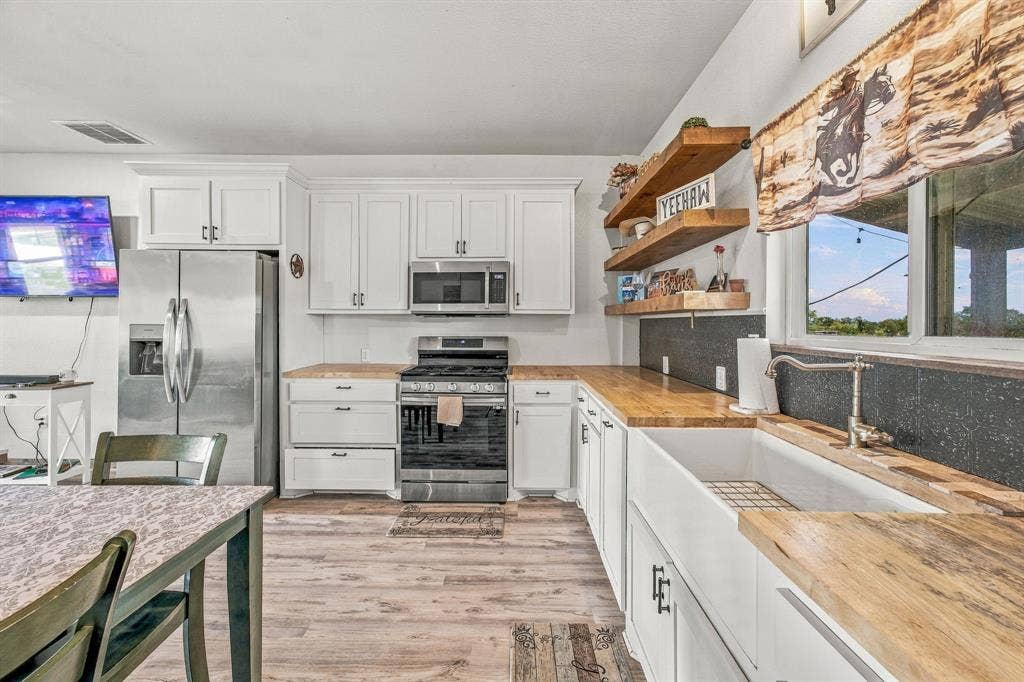 121 Private Road 2121, Meridian, TX 76665