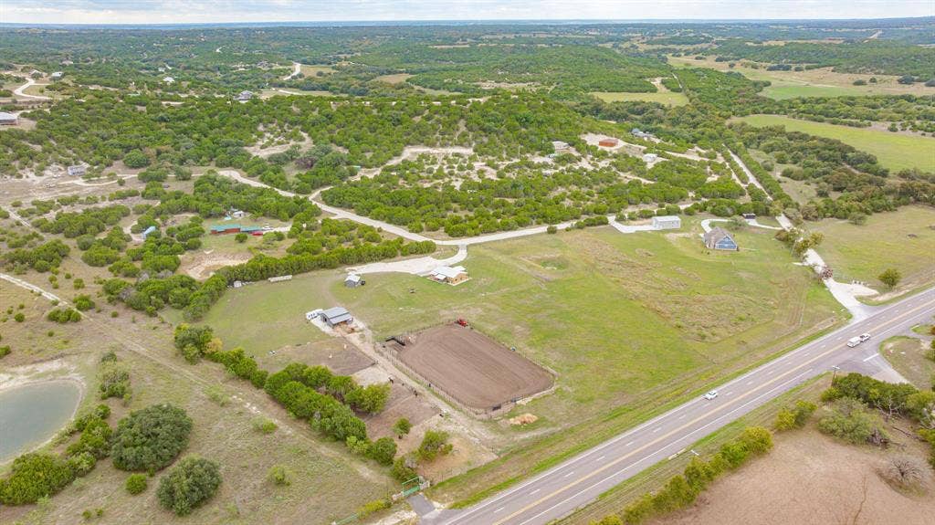 121 Private Road 2121, Meridian, TX 76665