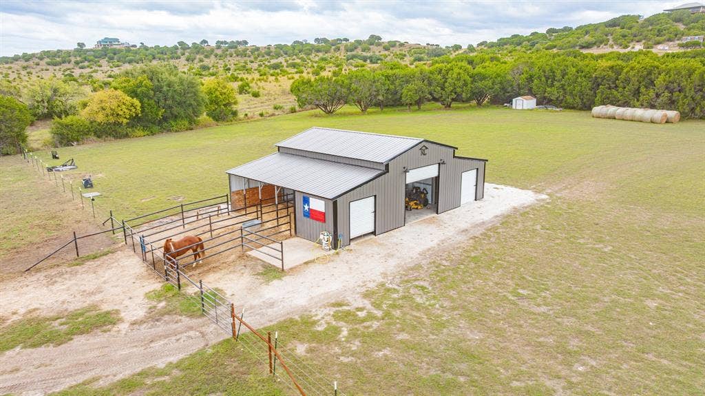 121 Private Road 2121, Meridian, TX 76665
