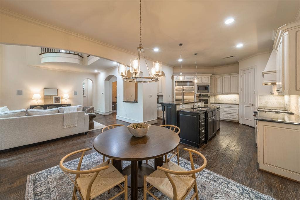 6363 Vanderbilt Avenue, Dallas, TX 75214