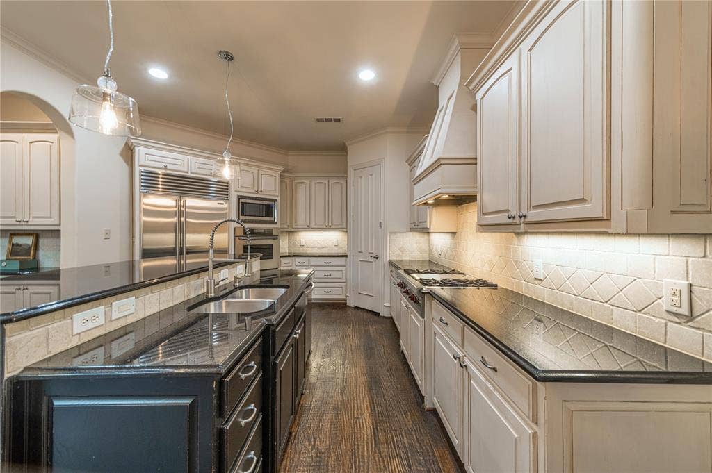 6363 Vanderbilt Avenue, Dallas, TX 75214