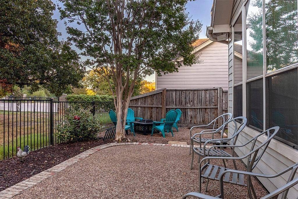 802 Moose Hollow Lane, Euless, TX 76039