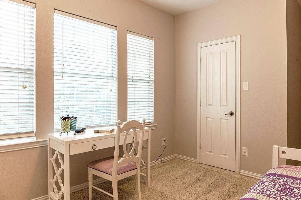 802 Moose Hollow Lane, Euless, TX 76039