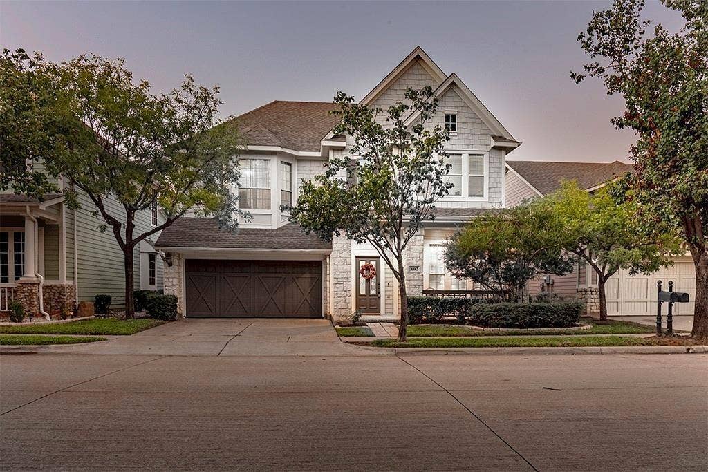 802 Moose Hollow Lane, Euless, TX 76039