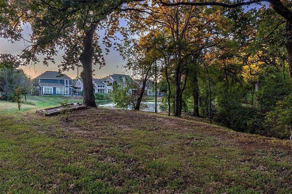 Greenbelt behind the home!