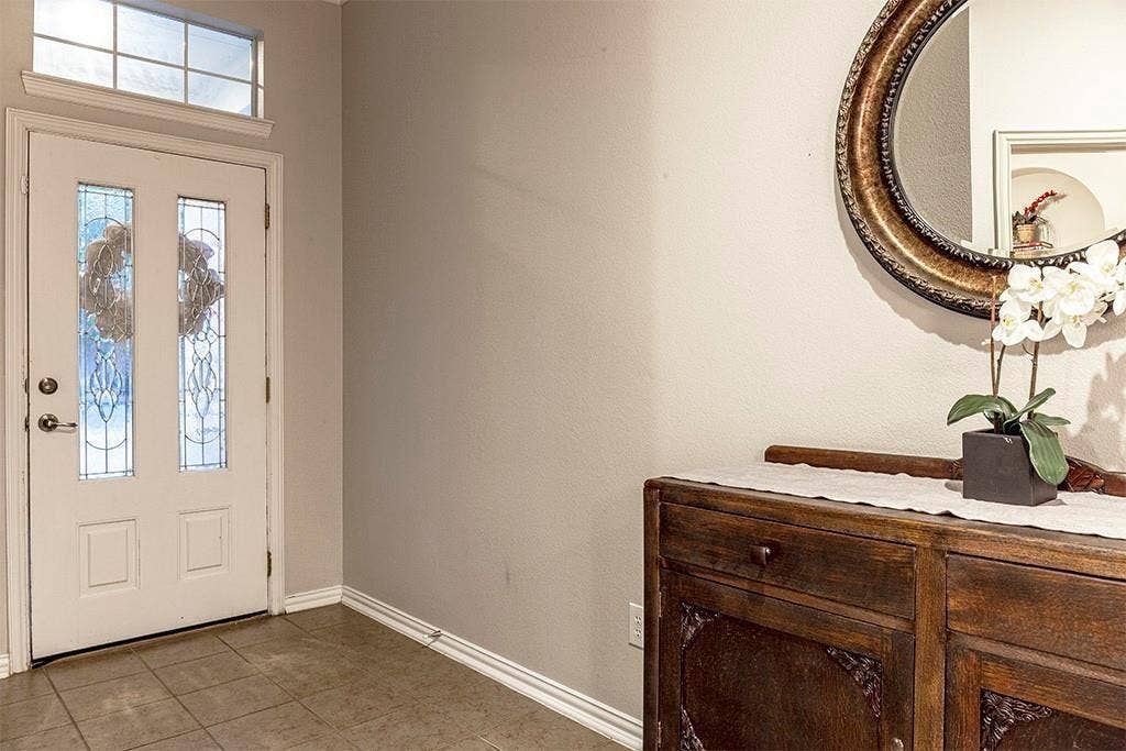 802 Moose Hollow Lane, Euless, TX 76039