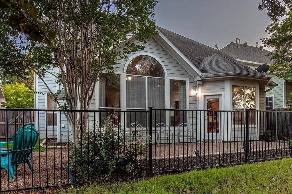 802 Moose Hollow Lane, Euless, TX 76039