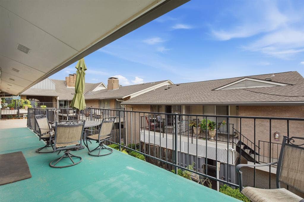 15930 Stillwood Street, #2070, Dallas, TX 75248 15930 Stillwood Street, #2070, Dallas, TX 75248