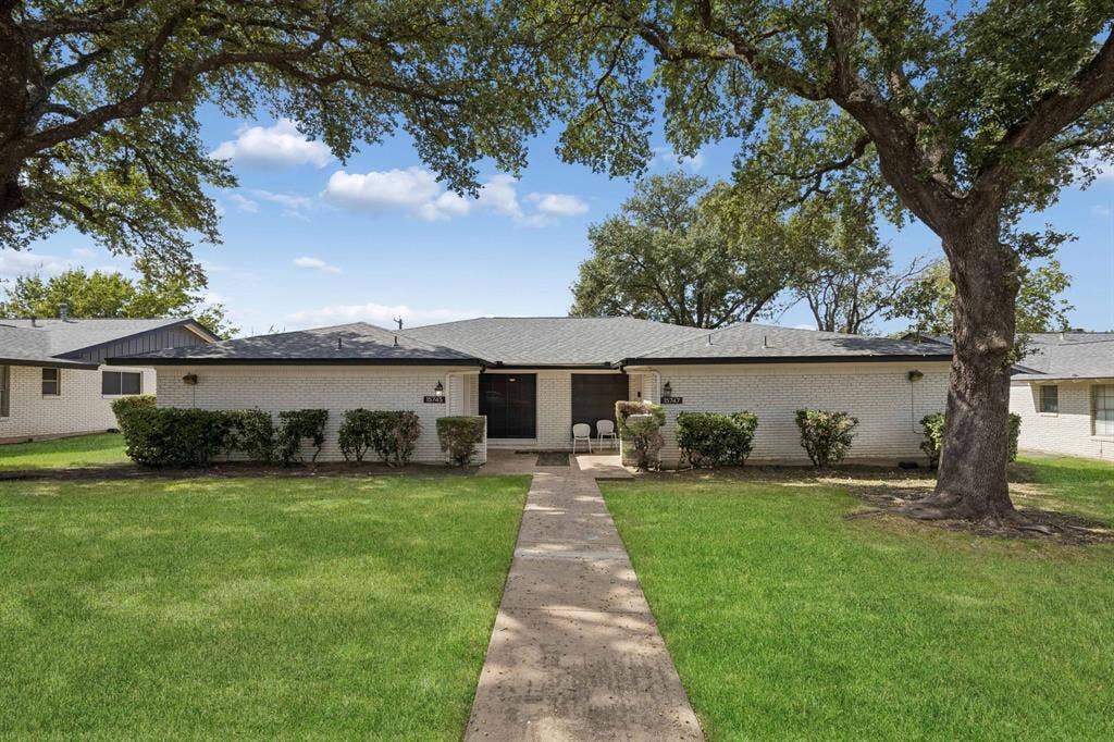 15745 El Estado Drive, Dallas, TX 75248 15745 El Estado Drive, Dallas, TX 75248