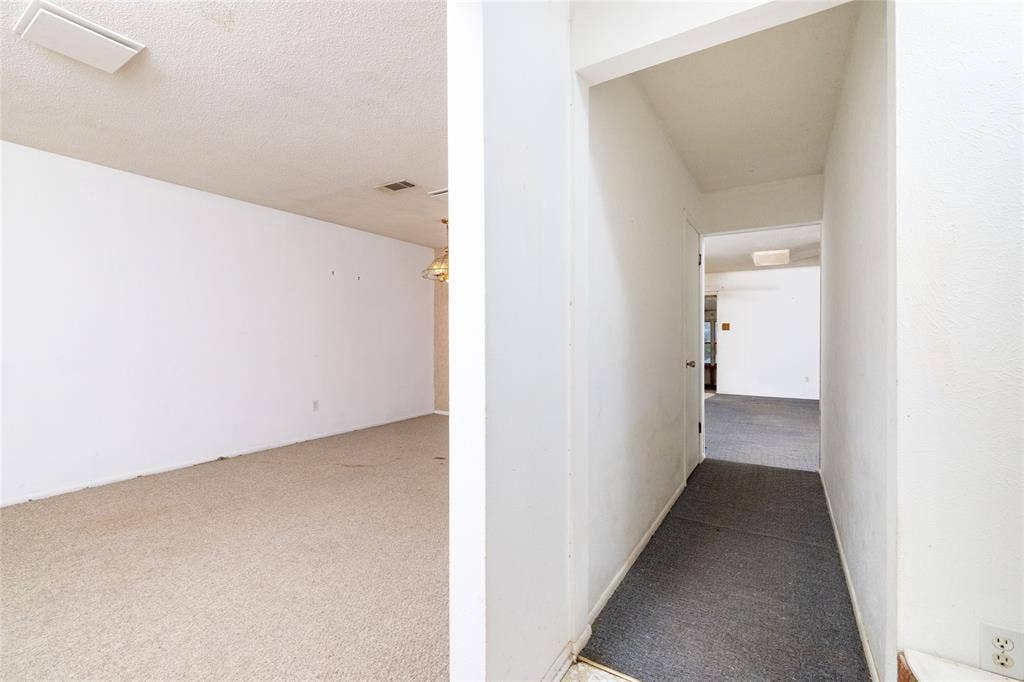 4917 Emerald Lake Drive, Fort Worth, TX 76103 4917 Emerald Lake Drive, Fort Worth, TX 76103