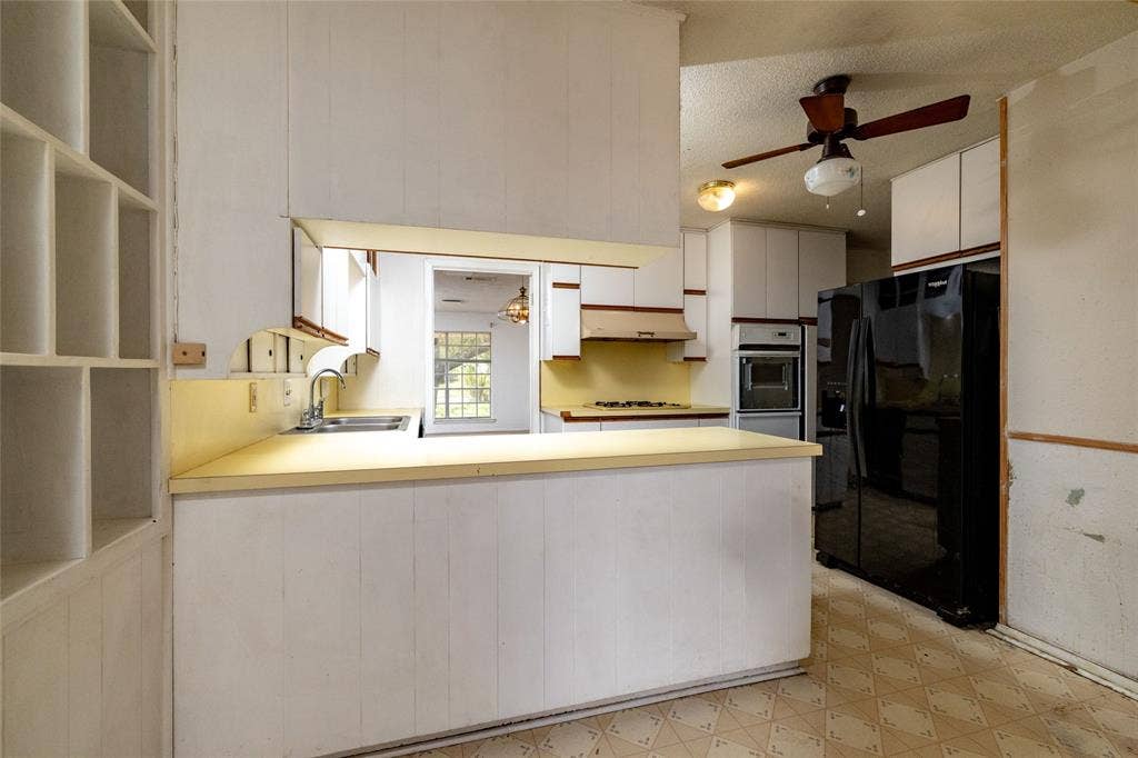 4917 Emerald Lake Drive, Fort Worth, TX 76103 4917 Emerald Lake Drive, Fort Worth, TX 76103