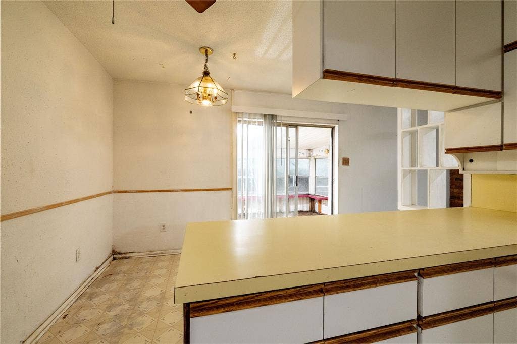 4917 Emerald Lake Drive, Fort Worth, TX 76103 4917 Emerald Lake Drive, Fort Worth, TX 76103