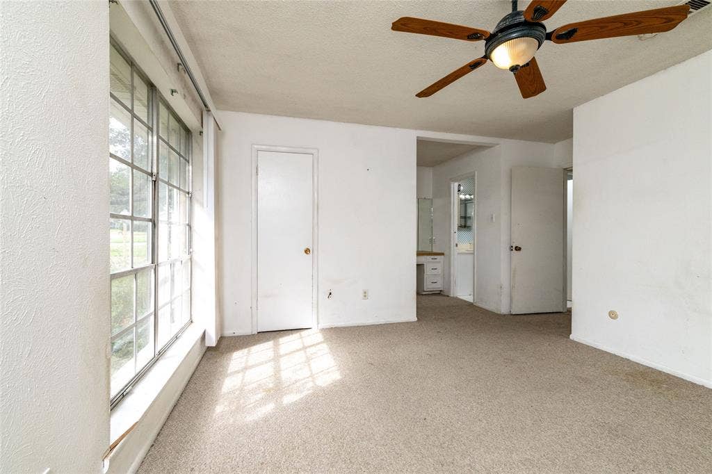4917 Emerald Lake Drive, Fort Worth, TX 76103 Primary bedroom #2