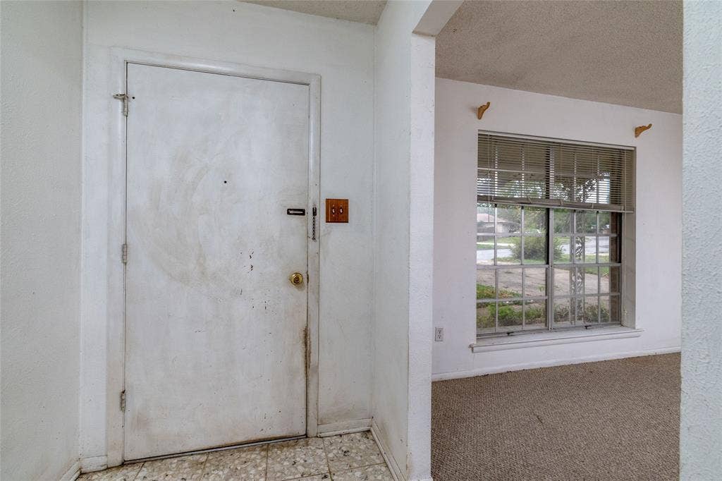 4917 Emerald Lake Drive, Fort Worth, TX 76103 4917 Emerald Lake Drive, Fort Worth, TX 76103