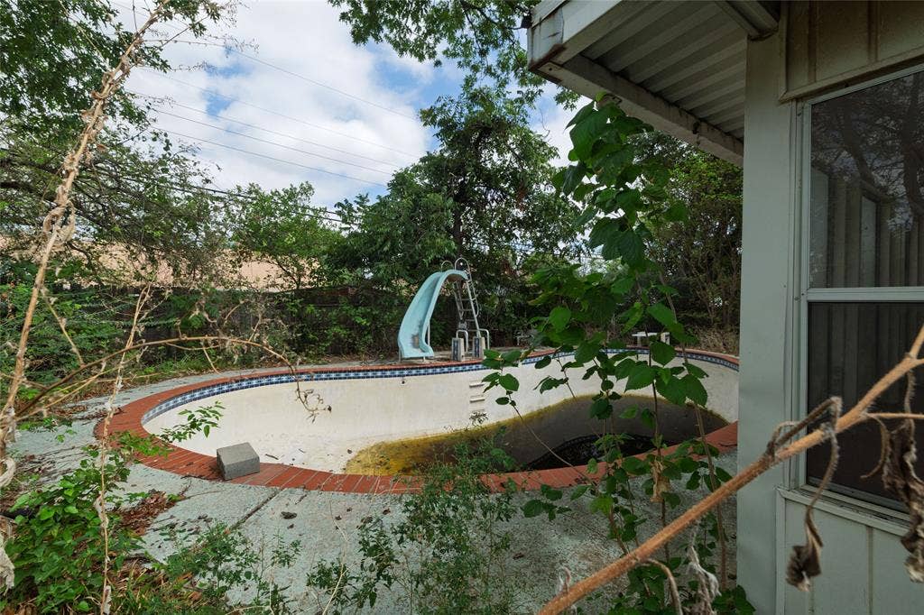 4917 Emerald Lake Drive, Fort Worth, TX 76103 4917 Emerald Lake Drive, Fort Worth, TX 76103
