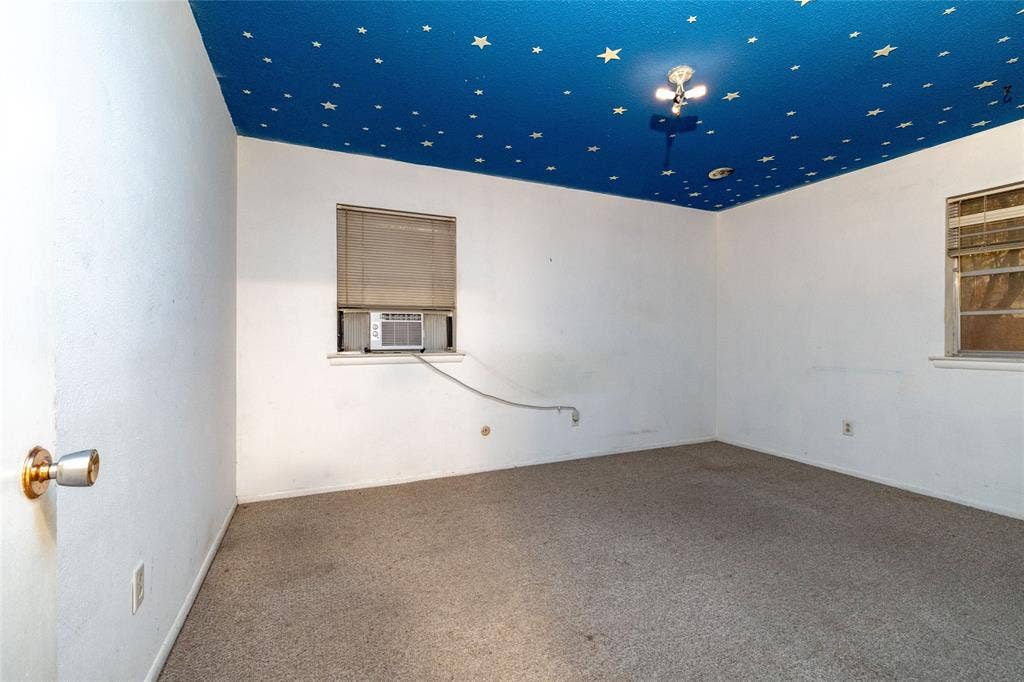 4917 Emerald Lake Drive, Fort Worth, TX 76103 4917 Emerald Lake Drive, Fort Worth, TX 76103
