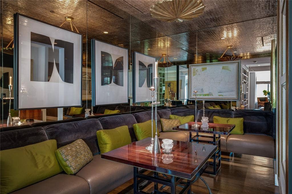 2025 Woodall Rodgers Freeway, #32, Dallas, TX 75201 Drinks Room.