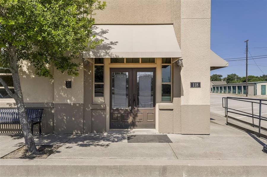 Property photo for 118 N Main Street, Palmer, TX