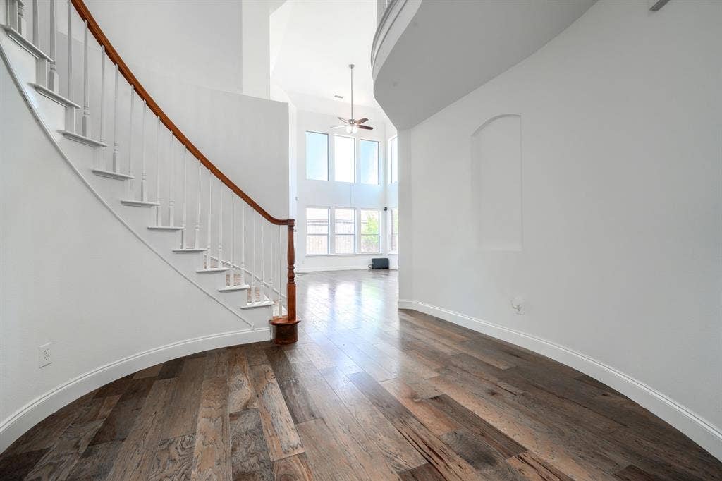 1127 Valley Vista Drive, Irving, TX 75063 1127 Valley Vista Drive, Irving, TX 75063