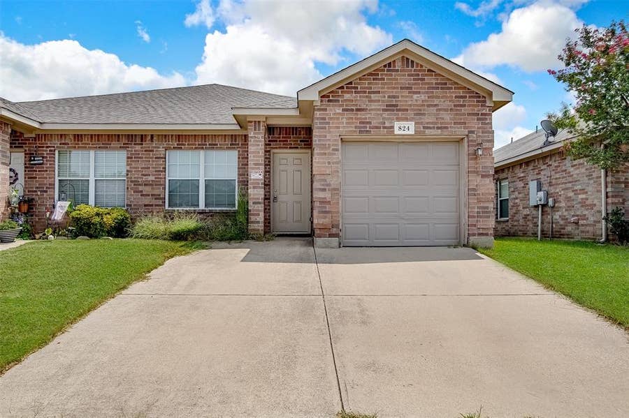 Property photo for 824 Walnut Street, Burleson, TX