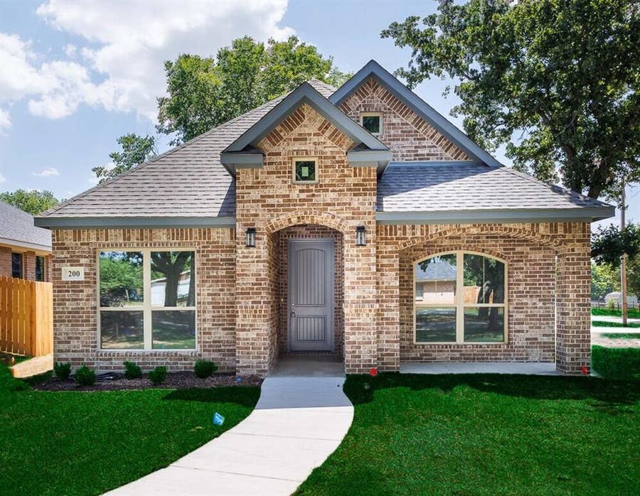 Property photo for 200 Pearl Street, Cleburne, TX