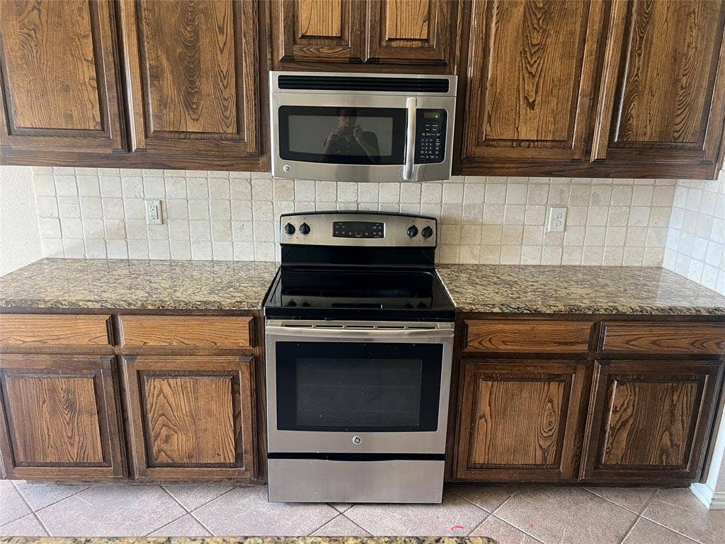 249 Cedar Crest Drive, Justin, TX 76247 249 Cedar Crest Drive, Justin, TX 76247