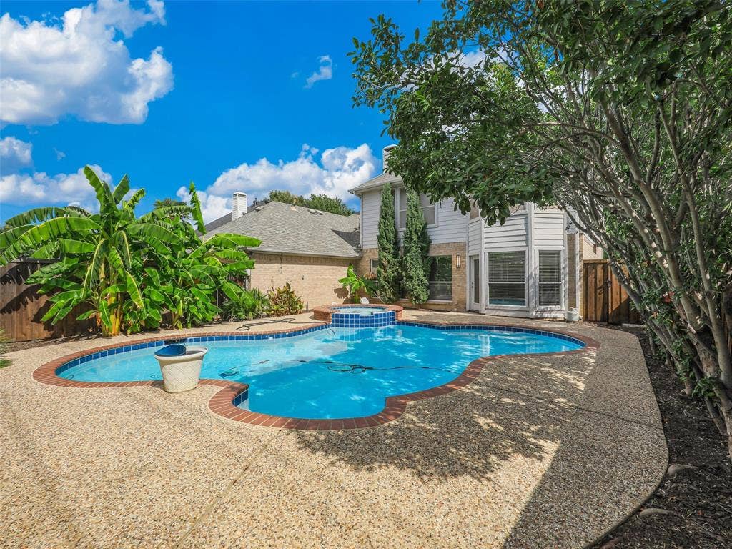 18543 Gibbons Drive, Dallas, TX 75287