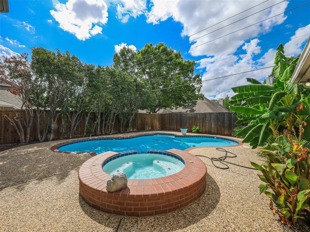 18543 Gibbons Drive, Dallas, TX 75287