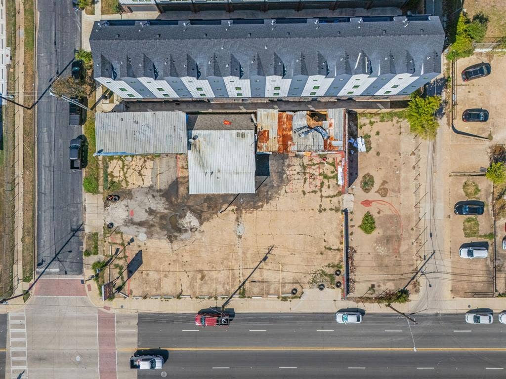 302 N Lancaster Avenue, Dallas, TX 75203 302 N Lancaster Avenue, Dallas, TX 75203