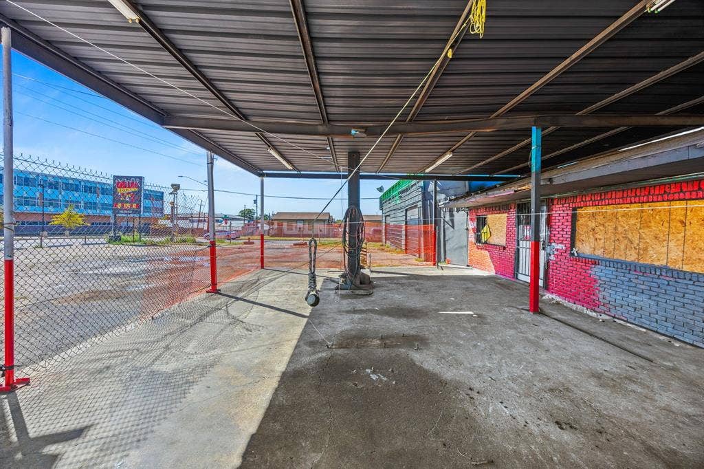 302 N Lancaster Avenue, Dallas, TX 75203 302 N Lancaster Avenue, Dallas, TX 75203